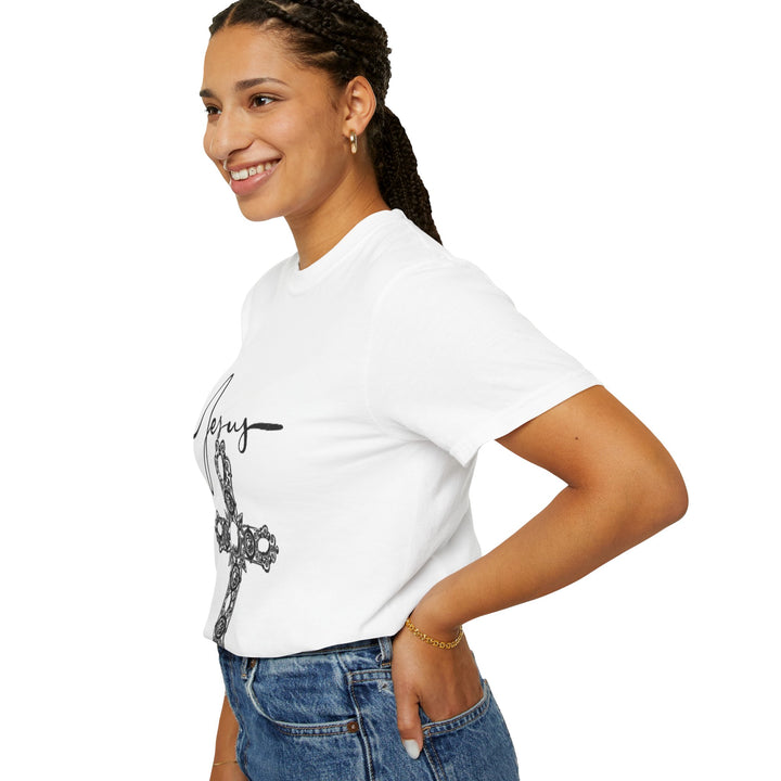 Jesus Cross Graphic T-Shirt | Vintage Style Tee, Religious Apparel, Faith-Based Fashion, Gift for Believers, Christian Heritage