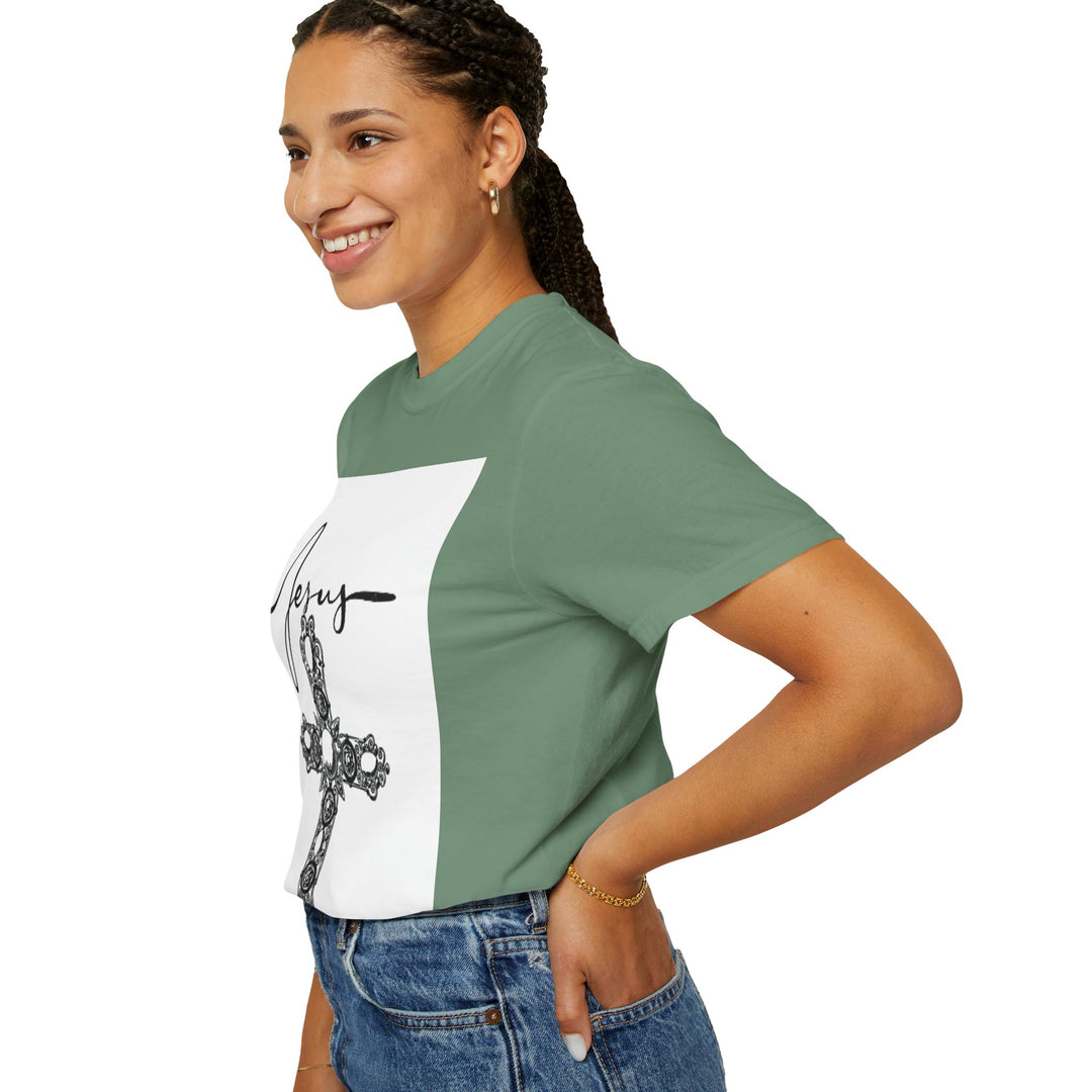 Jesus Cross Graphic T-Shirt | Vintage Style Tee, Religious Apparel, Faith-Based Fashion, Gift for Believers, Christian Heritage