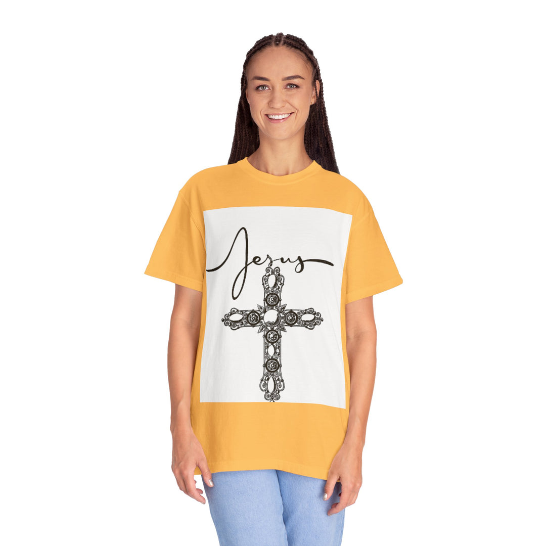 Jesus Cross Graphic T-Shirt | Vintage Style Tee, Religious Apparel, Faith-Based Fashion, Gift for Believers, Christian Heritage
