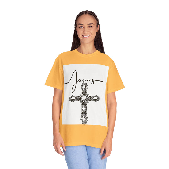 Jesus Cross Graphic T-Shirt | Vintage Style Tee, Religious Apparel, Faith-Based Fashion, Gift for Believers, Christian Heritage