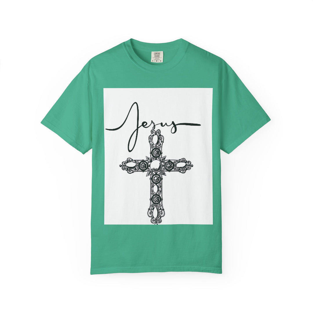 Jesus Cross Graphic T-Shirt | Vintage Style Tee, Religious Apparel, Faith-Based Fashion, Gift for Believers, Christian Heritage