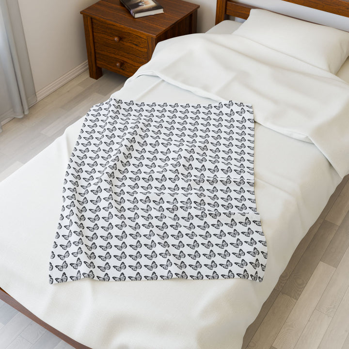 Cozy Velveteen Plush Blanket - Perfect for Home Decor and Gifting