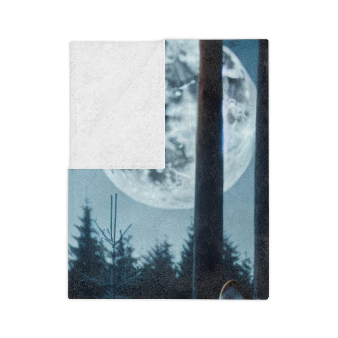 Wolf Design Velveteen Microfiber Blanket – Cozy Outdoor Aesthetic for Nature Lovers