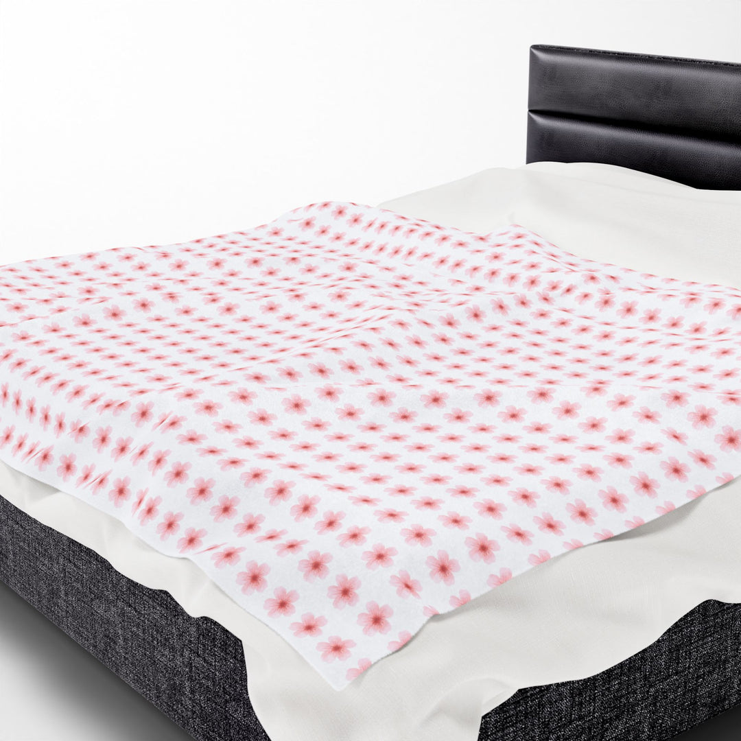 Cozy Velveteen Plush Blanket - Soft & Warm for All Seasons