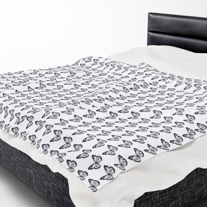 Cozy Velveteen Plush Blanket - Perfect for Home Decor and Gifting