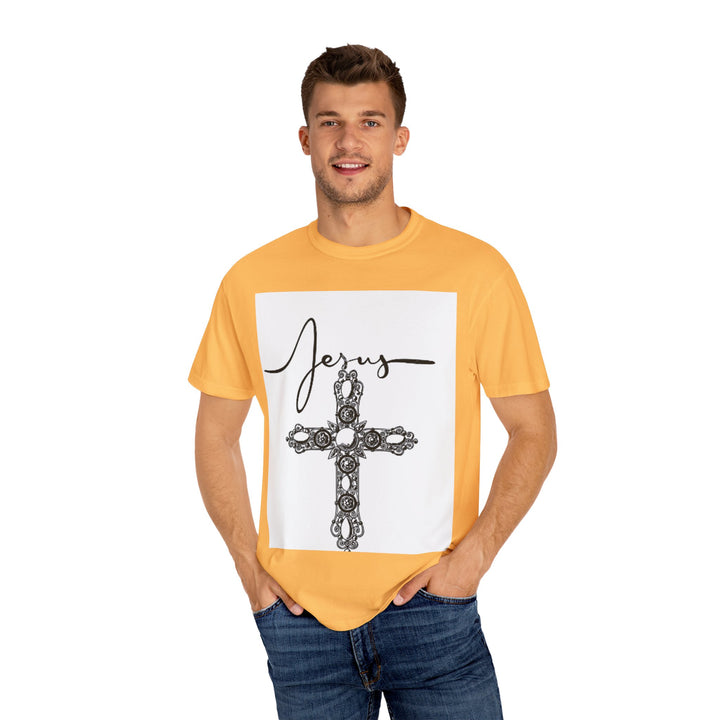 Jesus Cross Graphic T-Shirt | Vintage Style Tee, Religious Apparel, Faith-Based Fashion, Gift for Believers, Christian Heritage