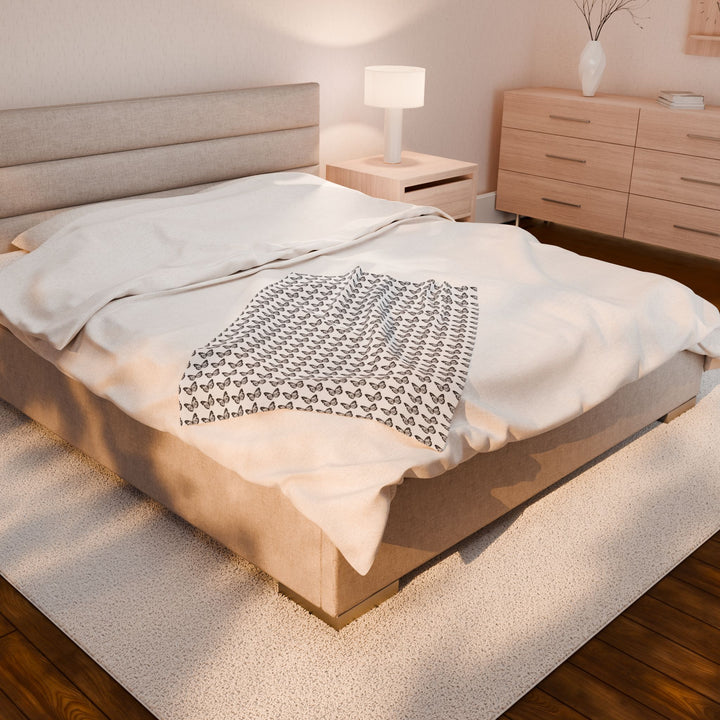 Cozy Velveteen Plush Blanket - Perfect for Home Decor and Gifting