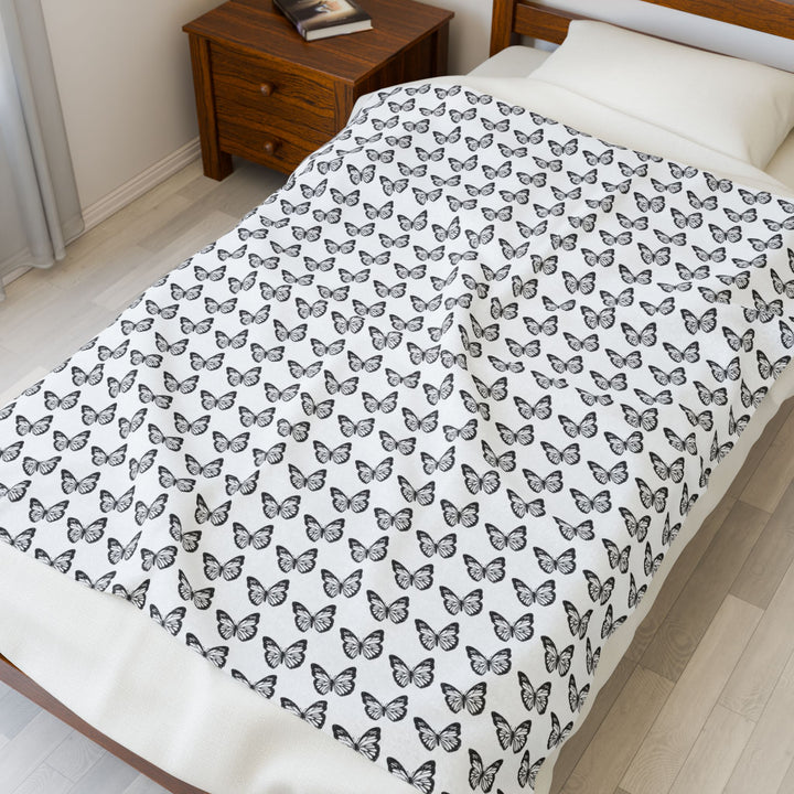 Cozy Velveteen Plush Blanket - Perfect for Home Decor and Gifting