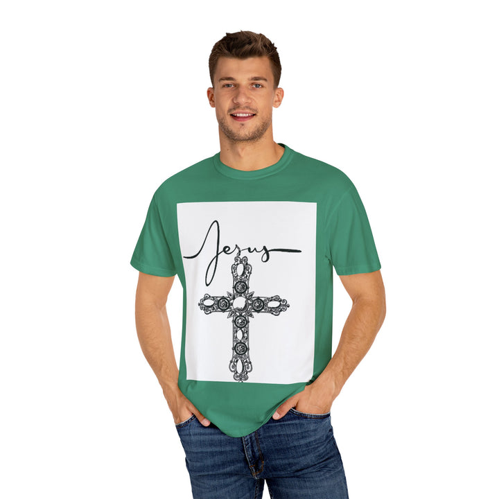 Jesus Cross Graphic T-Shirt | Vintage Style Tee, Religious Apparel, Faith-Based Fashion, Gift for Believers, Christian Heritage
