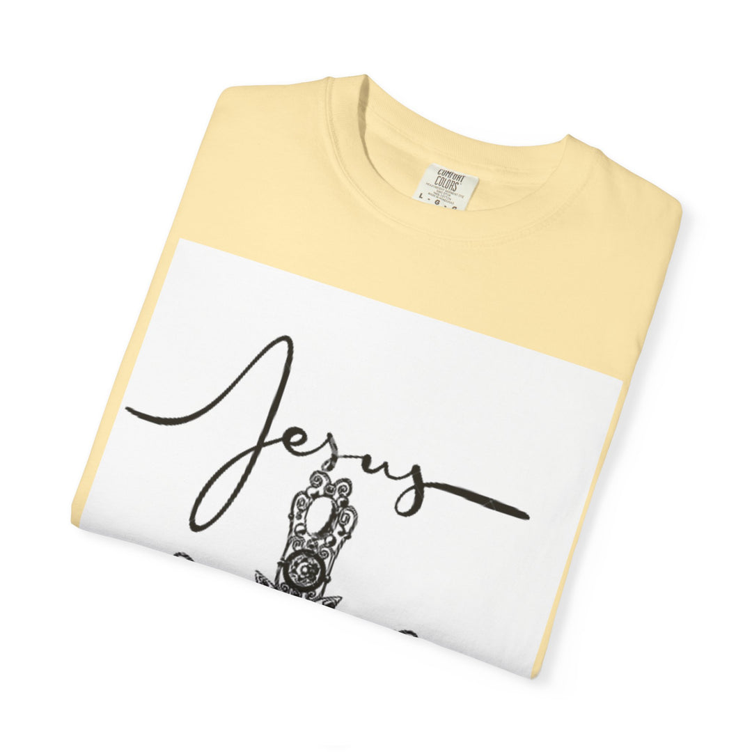 Jesus Cross Graphic T-Shirt | Vintage Style Tee, Religious Apparel, Faith-Based Fashion, Gift for Believers, Christian Heritage