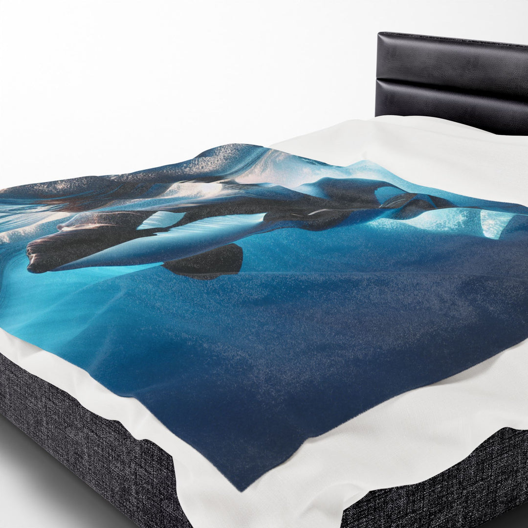 Cozy Orca Velveteen Plush Blanket - Perfect for Ocean Lovers
