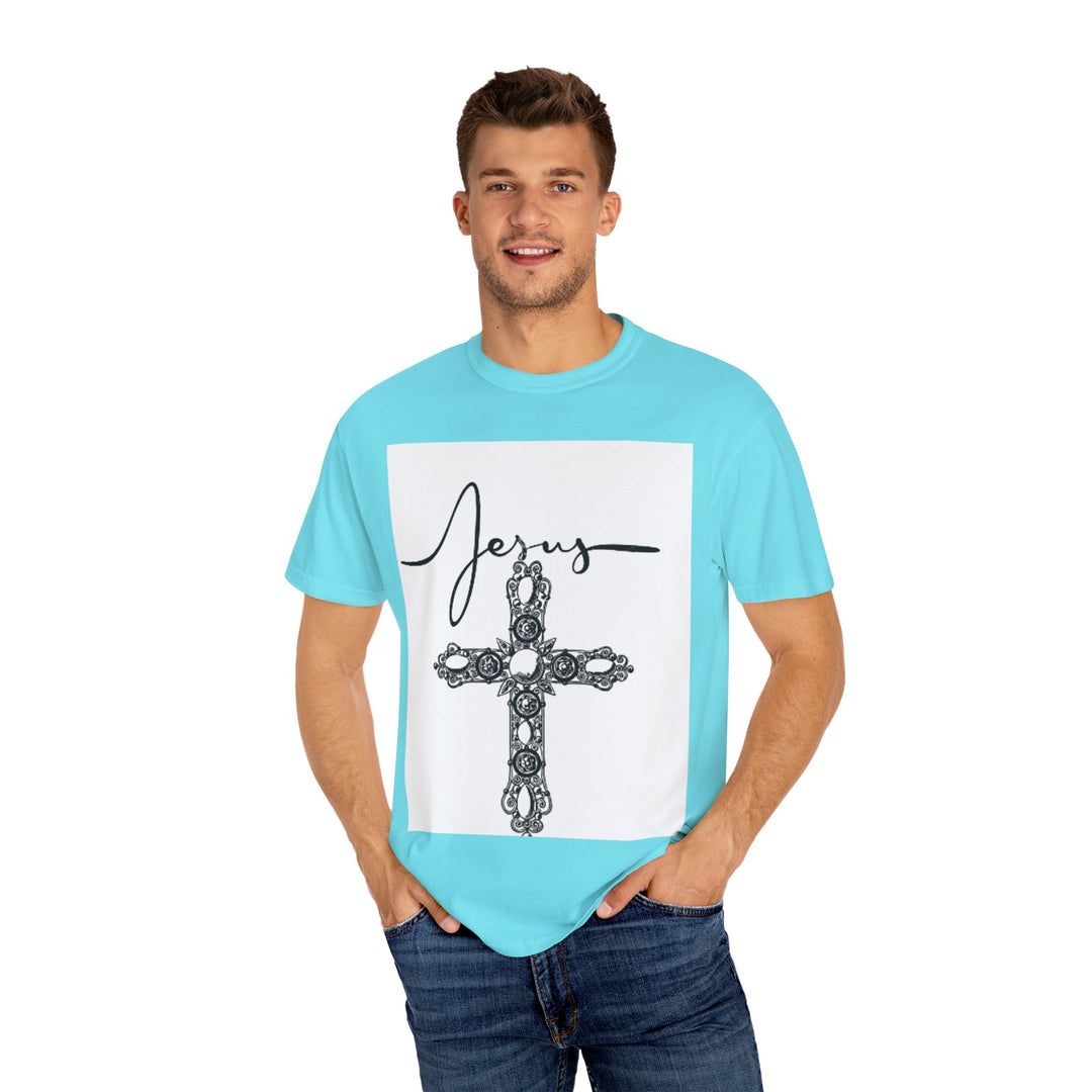 Jesus Cross Graphic T-Shirt | Vintage Style Tee, Religious Apparel, Faith-Based Fashion, Gift for Believers, Christian Heritage