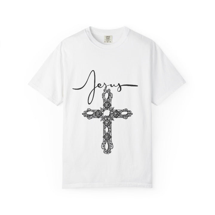 Jesus Cross Graphic T-Shirt | Vintage Style Tee, Religious Apparel, Faith-Based Fashion, Gift for Believers, Christian Heritage