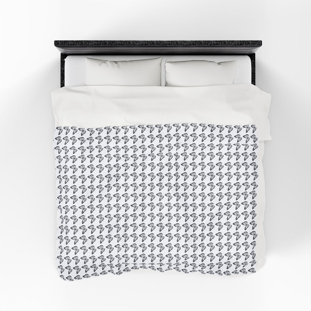 Cozy Velveteen Plush Blanket - Perfect for Home Decor and Gifting